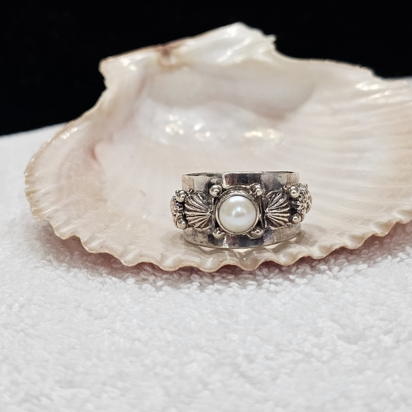 Carol Felley Jewelry - Carol Felley Sterling Silver and Pearl Seashell Ocean Ring Size 7 RARE Vintage